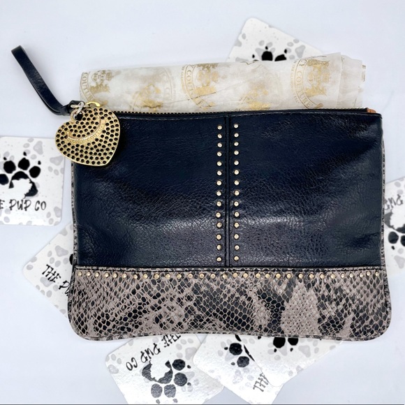Juicy Couture Handbags - Juicy Couture Wristlet